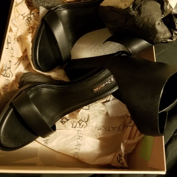 Sandals - Picture 4 of 4